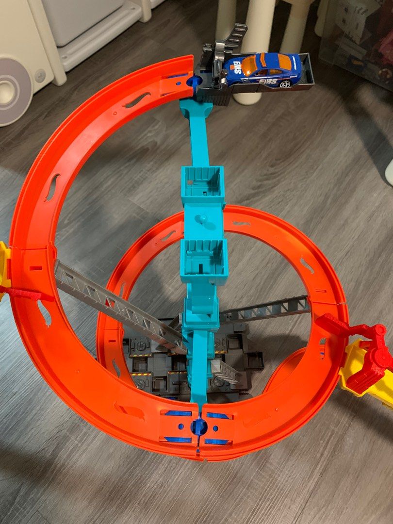 Hot Wheels Spiral Stack Up Starter Set Hobbies Toys Toys Games On Carousell