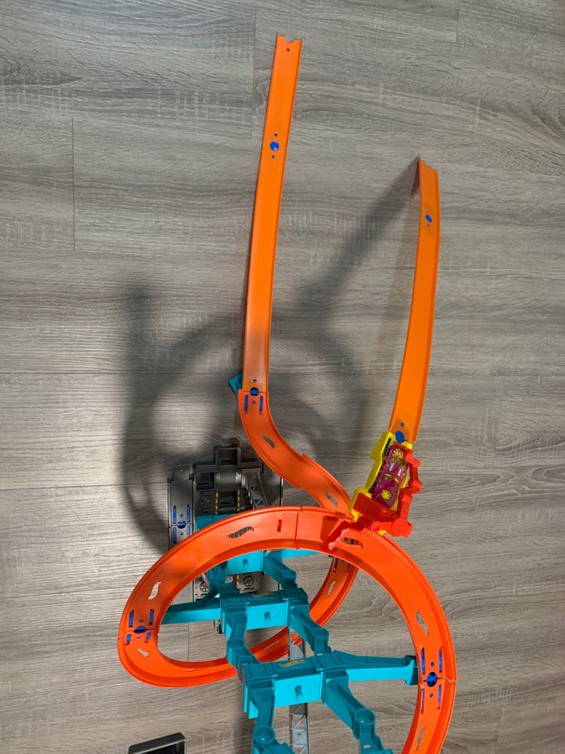 Hot Wheels Spiral Stack Up Starter Set Hobbies Toys Toys Games On Carousell