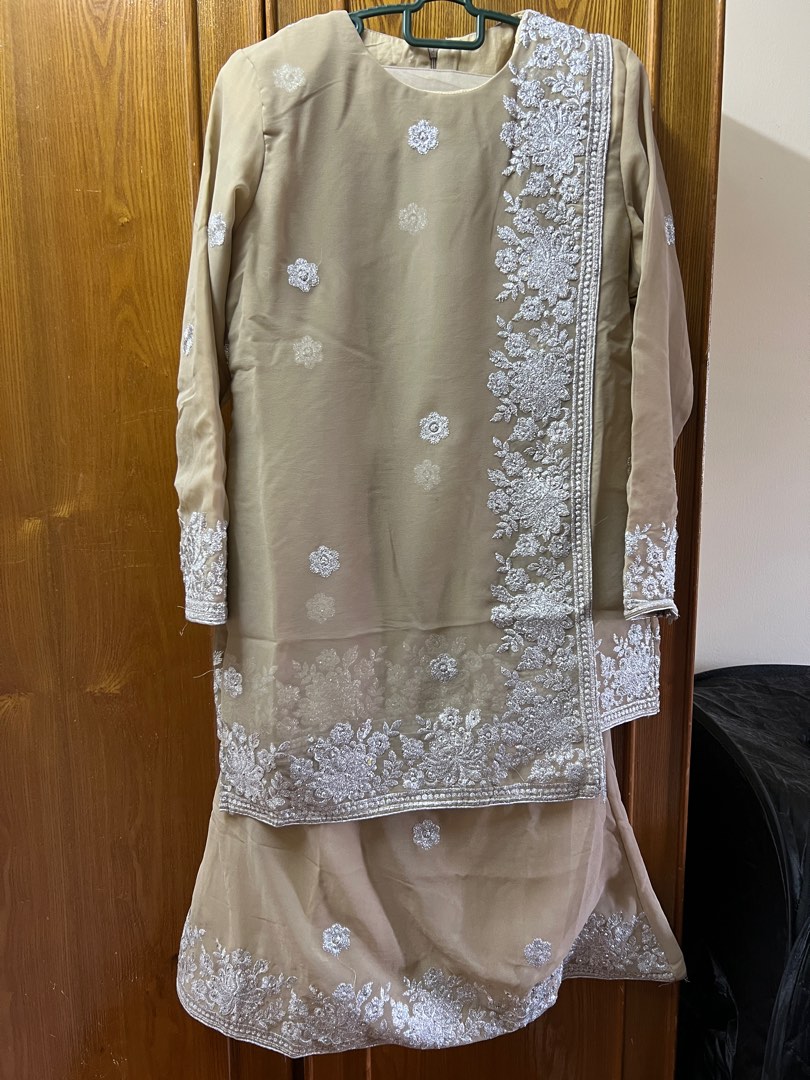 Baju Kurung Saree Nude Women S Fashion Muslimah Fashion Baju Kurung