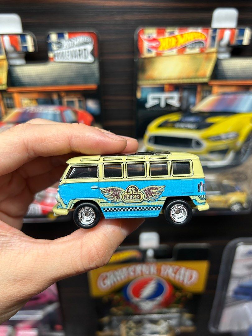 Hot Wheels Premium Volkswagen Deluxe Station Wagon Loose Hobbies Toys Toys Games On Carousell