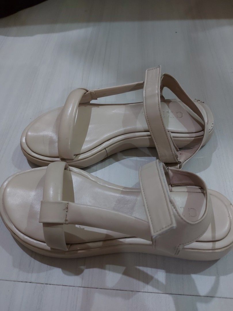 Criza Sandals Amber In Nude Women S Fashion Footwear Sandals On