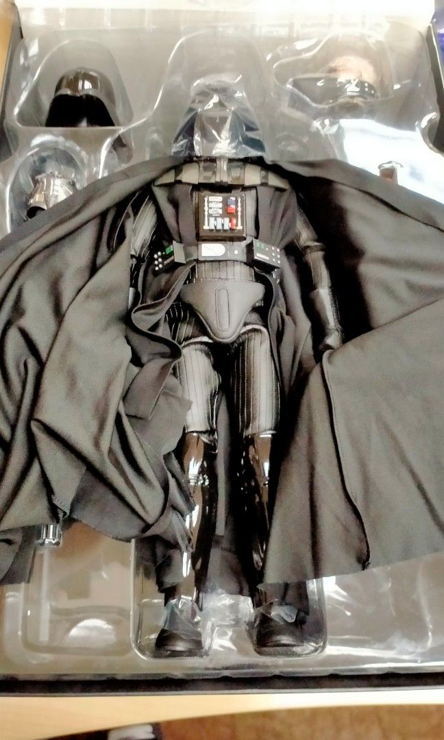Sideshow Hot Toys Darth Vader Deluxe Scale Hobbies Toys Toys Games On Carousell