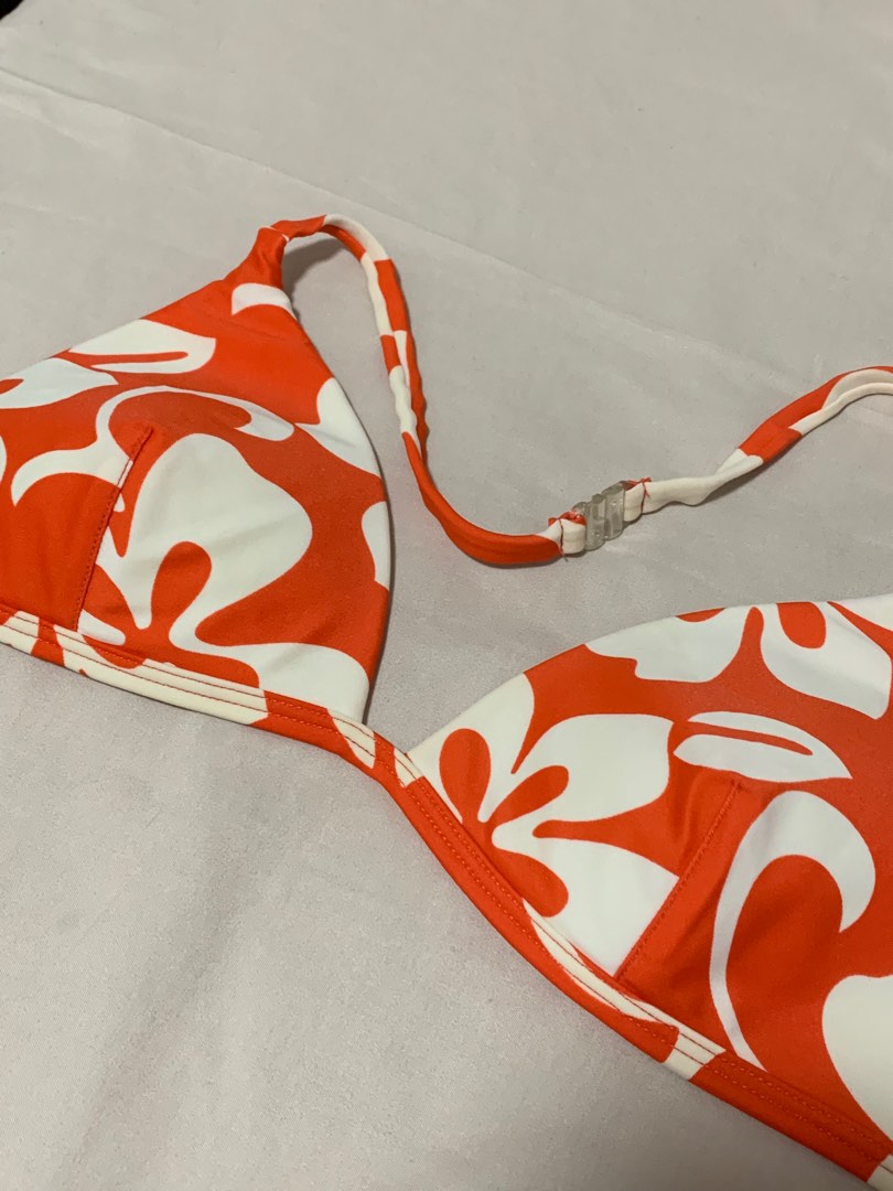 Hawaiian Orange And White Bikini Top Women S Fashion Swimwear Bikinis Swimsuits On Carousell