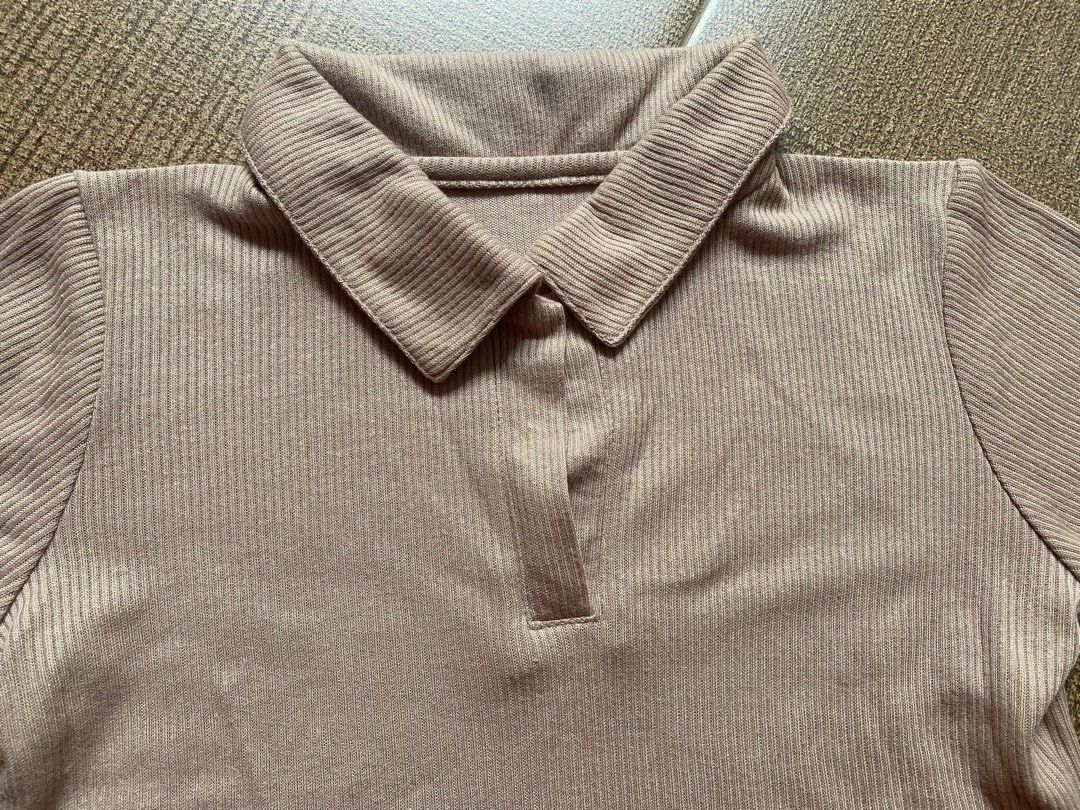 Polo Shirt Crop Nude Fesyen Wanita Pakaian Wanita Atasan Di Carousell