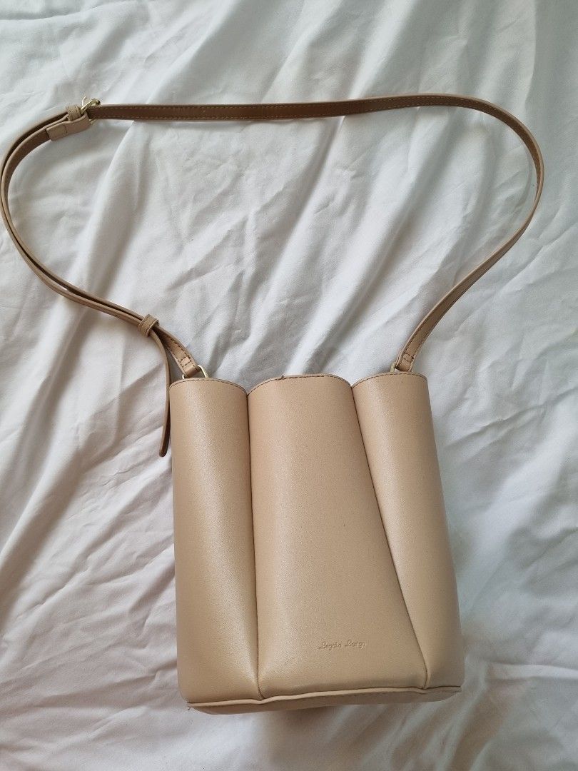 LEGATO LARGO Bucket Nude Barang Mewah Tas Dompet Di Carousell