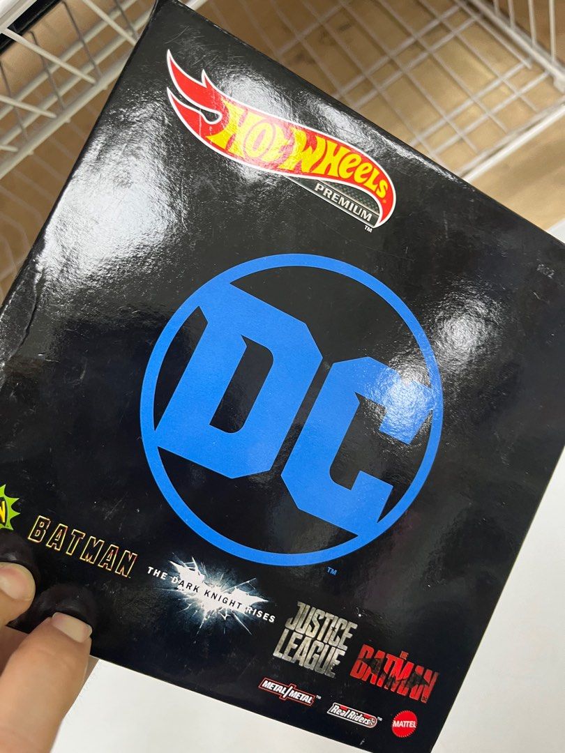 正版 Mattel 全新 Hot Wheels 風火輪精裝典藏版 蝙蝠俠 入組 哩哩扣扣 其他在旋轉拍賣