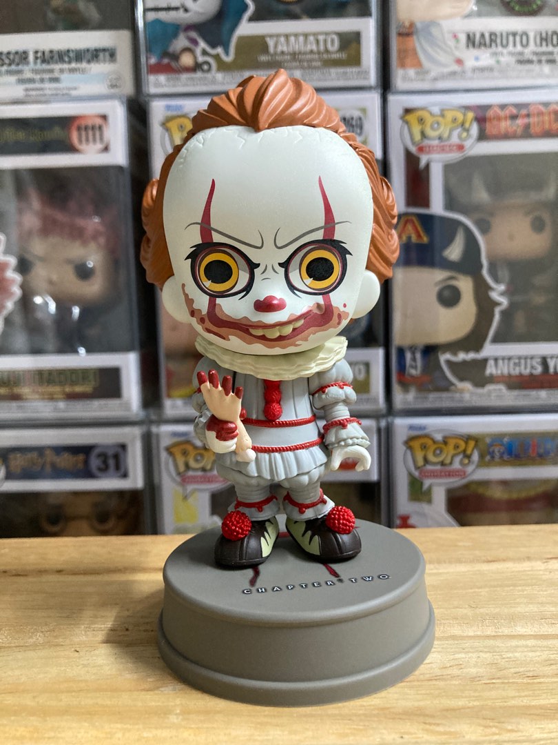 Hot Toys Cosbaby IT Pennywise With Broken Arm Bobble Head Figure With Box Hobbies Toys