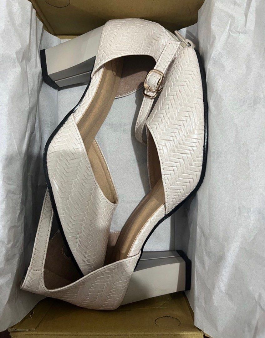 Gibi Heels Nude Skintone Women S Fashion Footwear Heels On Carousell
