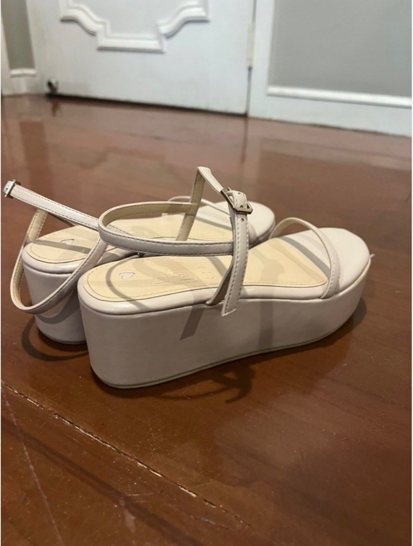 Hue Nude Platform Sandals Women S Fashion Footwear Flats Sandals