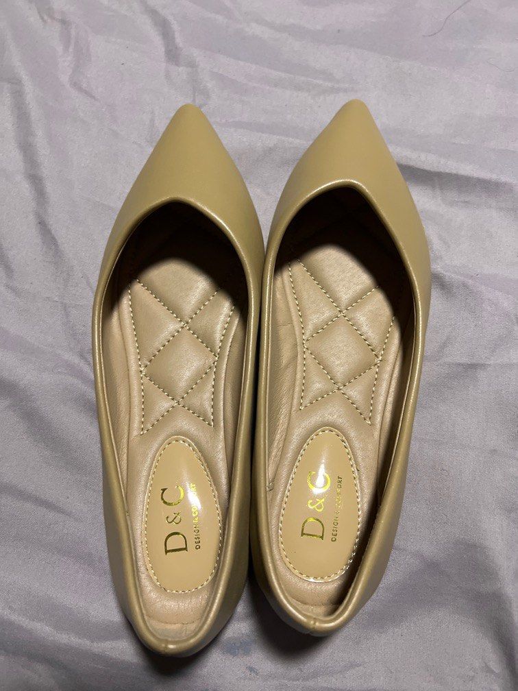 D C Nude Flats Women S Fashion Footwear Flats On Carousell