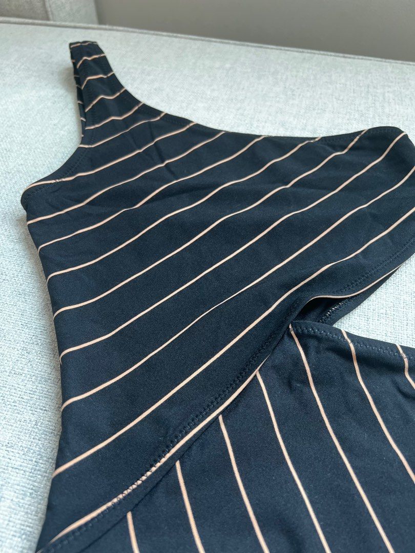 H M Cut Out One Piece Bikini Women S Fashion Swimwear Bikinis Swimsuits On Carousell