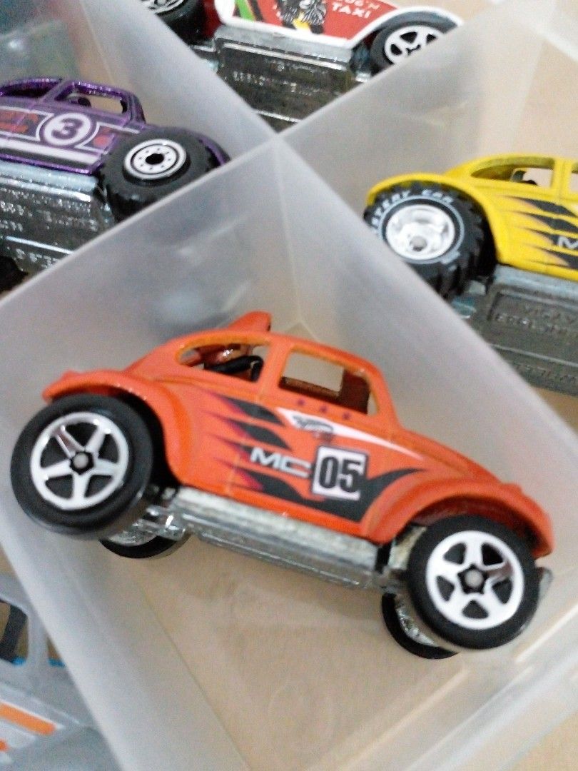 Hot Wheels Baja Bug Vw Lengkap Sama Casenya Toys Collectibles Mainan Di Carousell