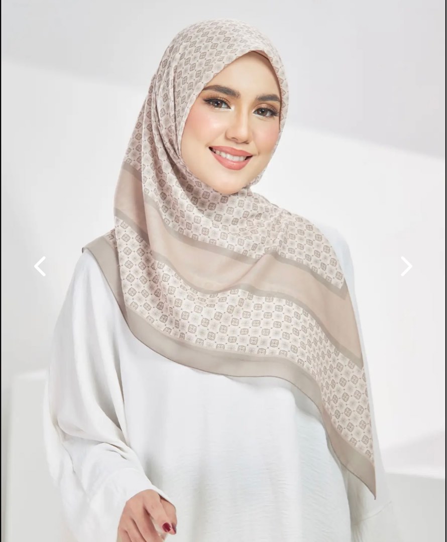 Tudung Ruffle Zelij Sanddune Nude Sq Women S Fashion Muslimah Fashion
