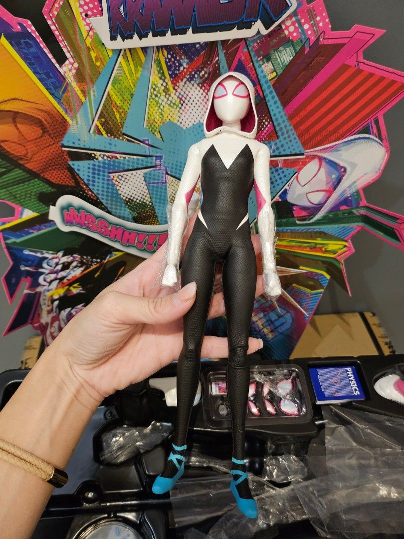 Hot Toys Spider Man Into The Spider Verse MMS576 Spider Gwen Spiderman Spiderverse Gwen Hobbies