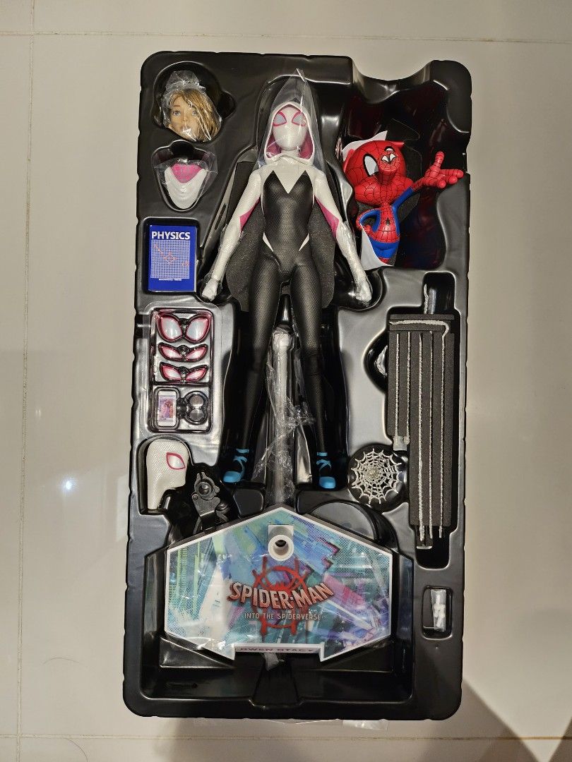 Hot Toys Spider Man Into The Spider Verse MMS576 Spider Gwen Spiderman Spiderverse Gwen Hobbies