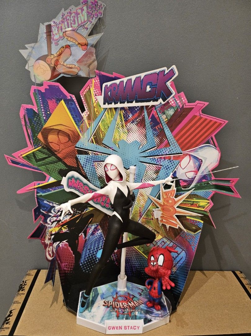 Hot Toys Spider Man Into The Spider Verse MMS Spider Gwen Spiderman Spiderverse Gwen Hobbies