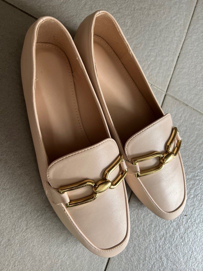 Brand New Nude Flats Women S Fashion Footwear Flats On Carousell