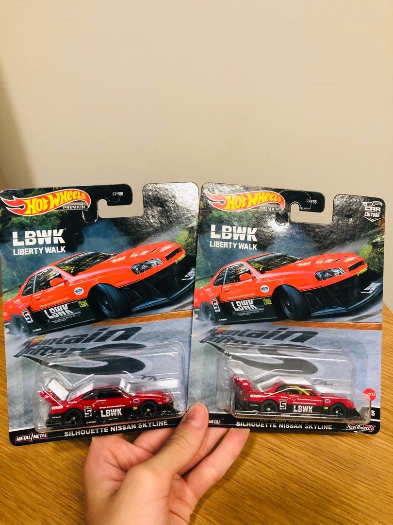 Hot Wheels Nissan Skyline Super Silhouette LBWK ER34 Red Mountain Drifters LBWK ER34 White