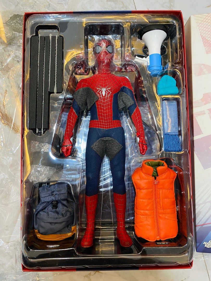 Hot Toys Amazing Spiderman Hobbies Toys Toys Games On Carousell