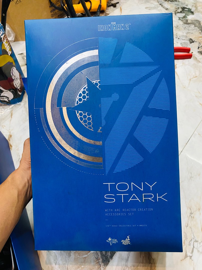 Hot Toys Ironman Tony Stark With Arc Reactor Acce Hobbies Toys Toys Games On Carousell