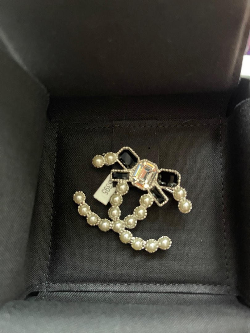 Chanel Brooch Luxury Accessories On Carousell