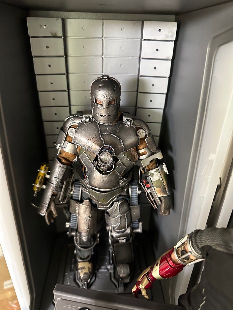 Iron Man Hot Toys Mark Hobbies Toys Toys Games On Carousell