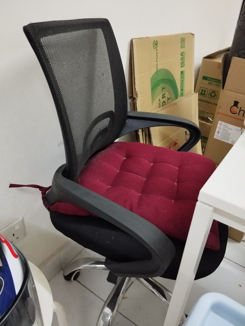 Kerusi Office Furniture Home Living Furniture Chairs On Carousell