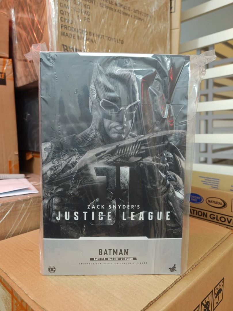 Hot Toys Tms Zack Snyder S Justice League Th Scale Batman Tactical Batsuit Version