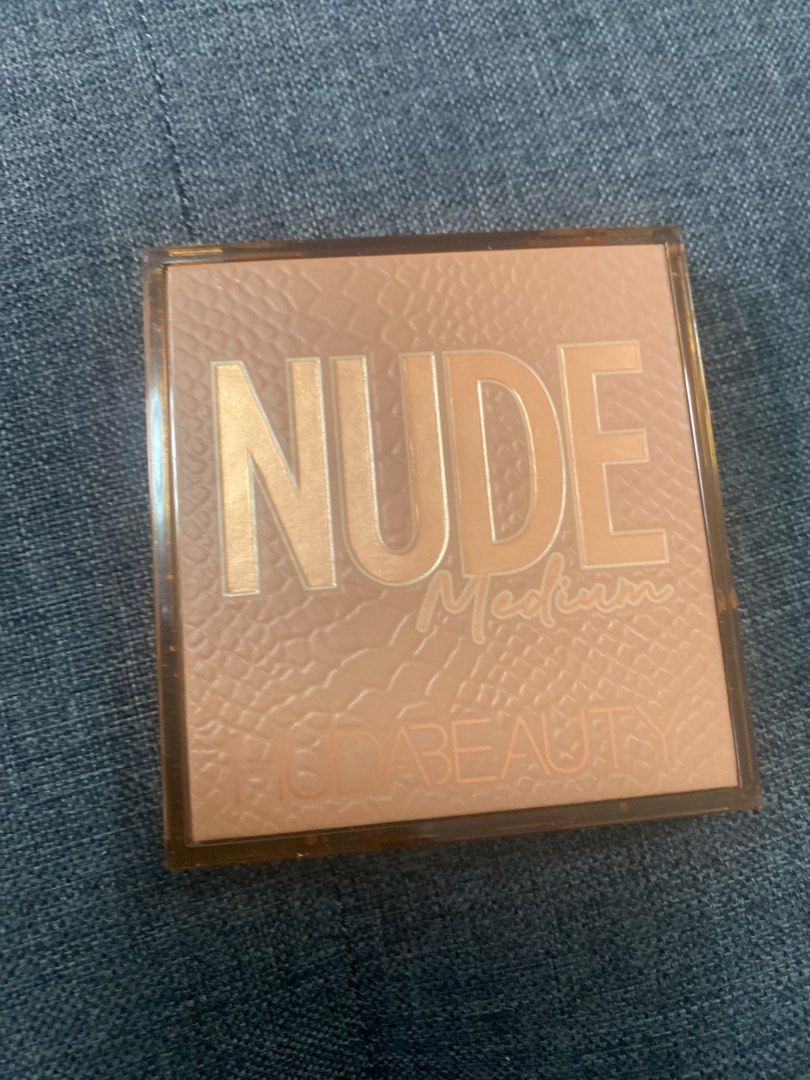 Huda Beauty Nude Medium Palate Beauty Personal Care Face Makeup On