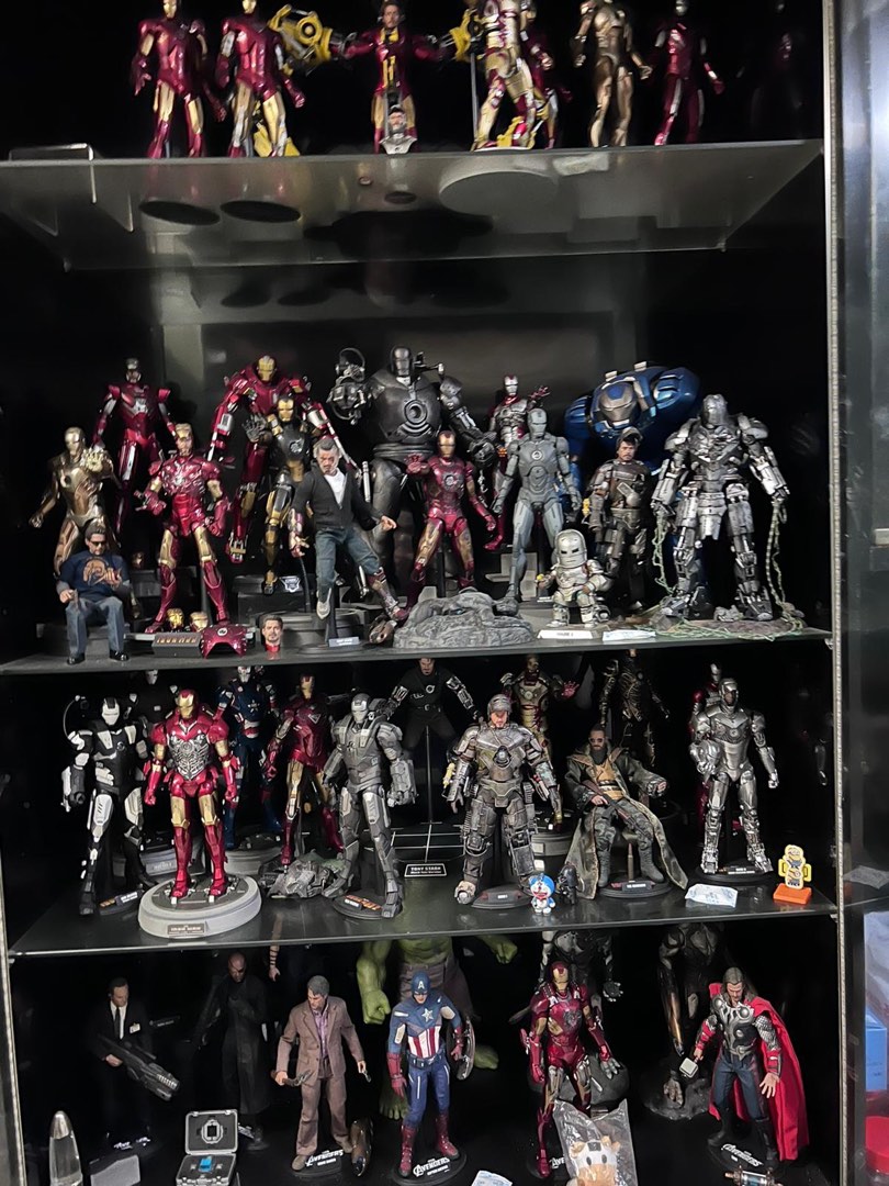 Hot Toys Display Figures Hobbies Toys Toys Games On Carousell