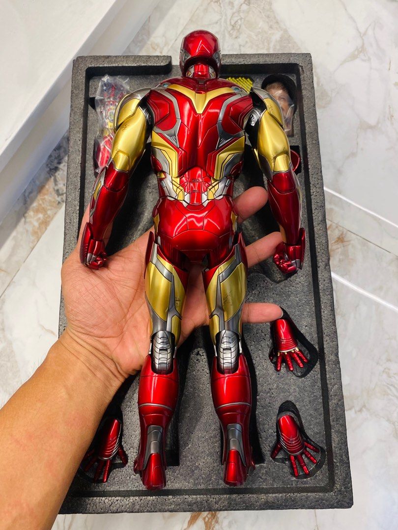 HOT TOYS IRON MAN MARK 85 Endgame Hobbies Toys Toys Games On Carousell