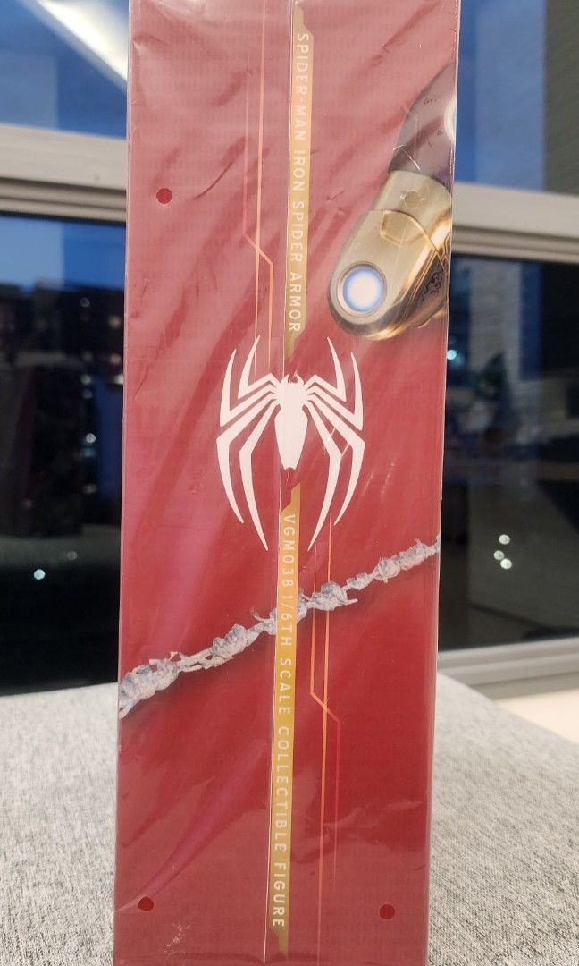 Hot Toys Vgm Marvel S Spiderman Iron Spider Armor Hobbies Toys Toys Games On Carousell