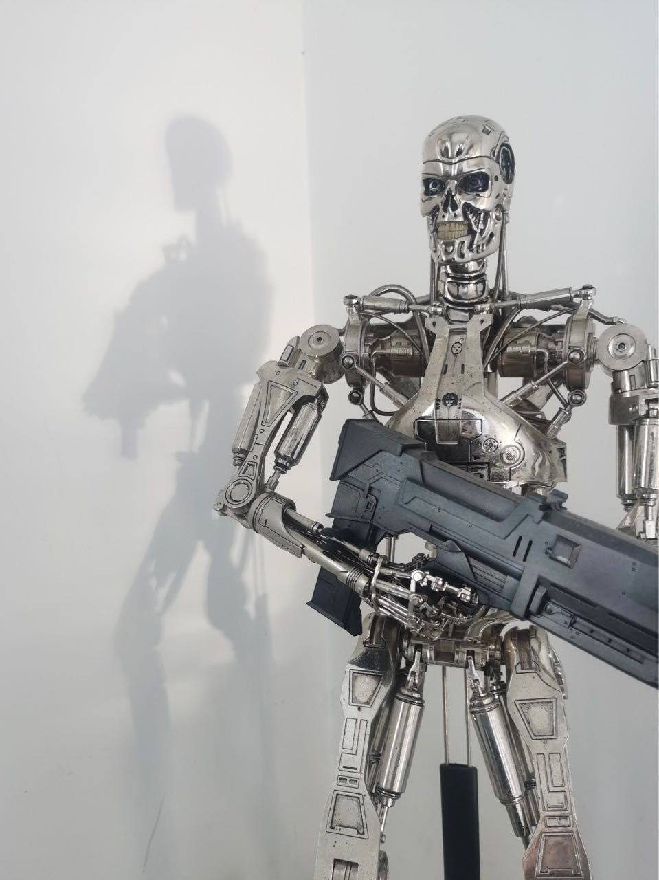 HOT TOYS QS 魔鬼終結者 T 金屬機器骨架 普版 書籍休閒與玩具 收藏紀念品 其他古董在旋轉拍賣