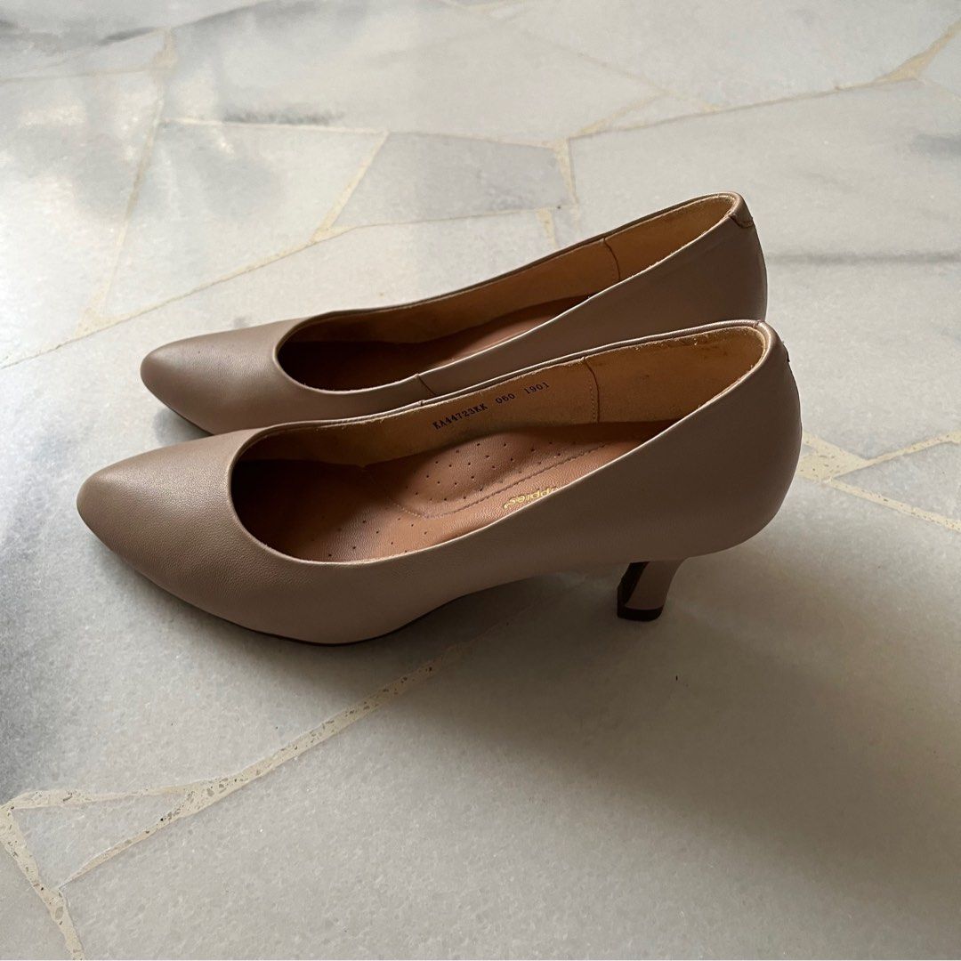 Hush Puppies Nude Heels Women S Fashion Footwear Heels On Carousell
