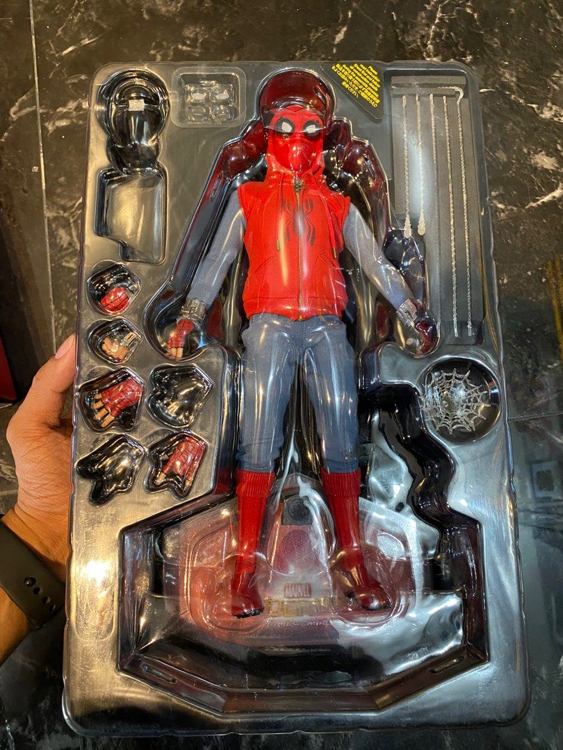 Hot Toys SPIDERMAN HOMEMADE SUIT On Carousell