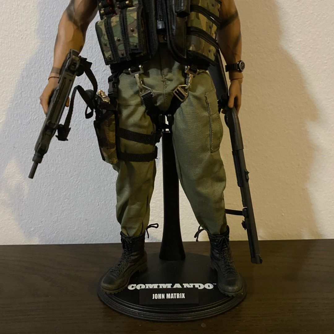 Hot Toys MMS 276 Commando John Matrix Arnold Schwarzenegger 1 6 Figure 100 Complete NEAR MINT