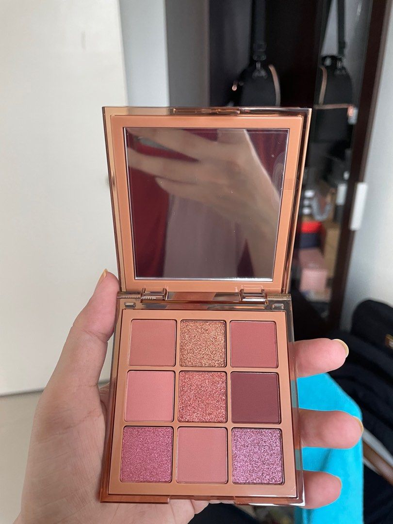 New Huda Beauty Nude Medium Eye Pallete Beauty Personal Care Face
