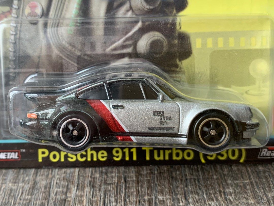 Hot Wheels Premium Replica Entertainment Cyberpunk Porsche Turbo HCP Hobbies