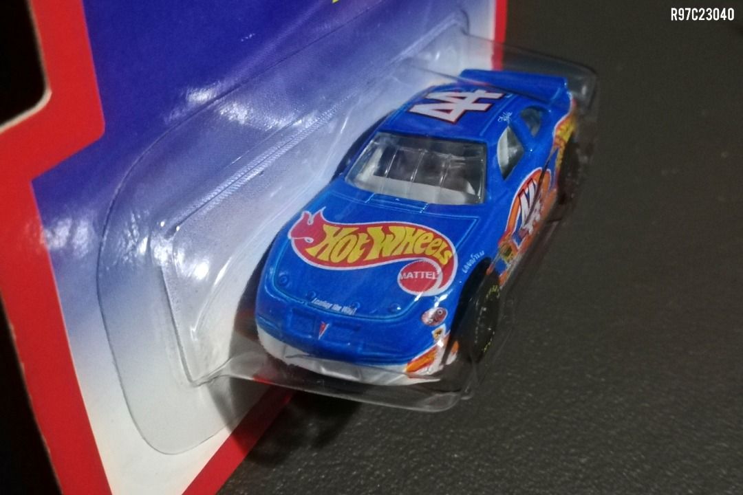 Hot Wheels 44 Kyle Petty Team Hot Wheels Pro Racing 1997 Edition Blue NASCAR Stock Car