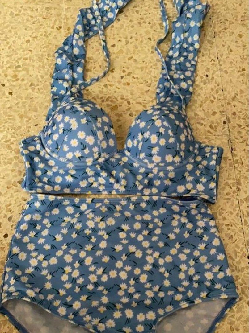 Swimsuit Set Bikini Baju Renang Two Piece Model Perut TerbukaGaya Seksi