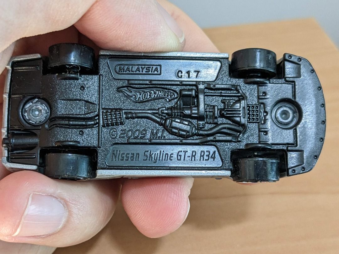 Hot Wheels Nissan Skyline Gt R R Silver First Edition Loose Hobbies Toys Toys Games On