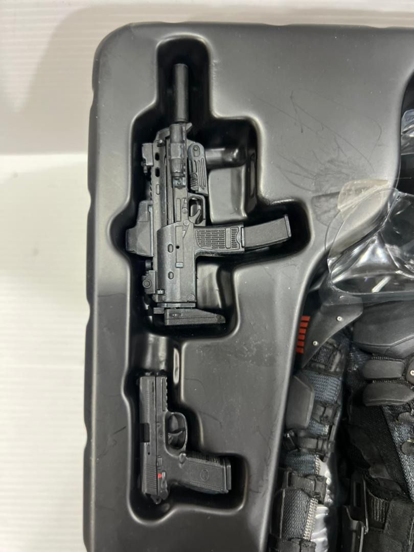 HOT TOYS MMS192 G I JOE RETALIATION SNAKE EYES COLLECTIBLE FIGURE 1 6TH SCALE COLLECTIBLE