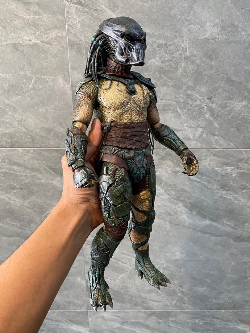 Hot Toys Tracker Predator On Carousell