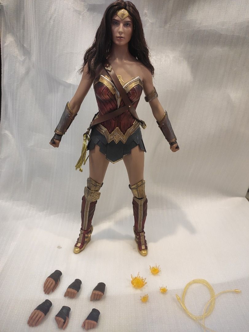 Hot Toys Wonder Woman Justice League Loose Figure Hobbies Toys Toys Games On Carousell
