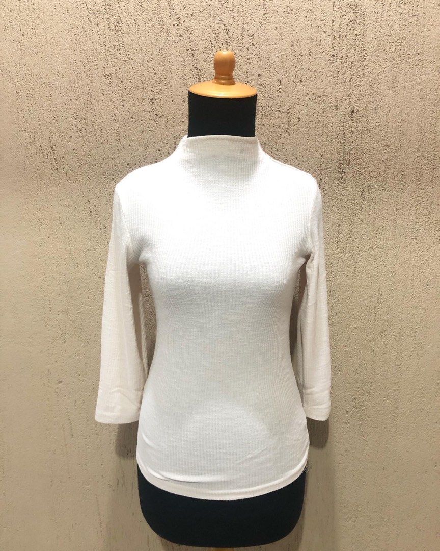 Stradivarius Knit Nude Fesyen Wanita Pakaian Wanita Atasan Di Carousell