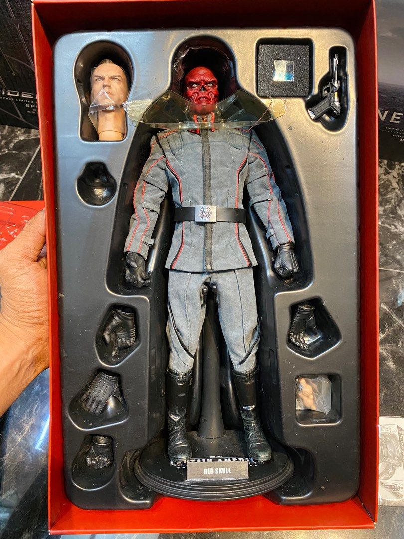 Hot Toys Red Skull Captain America On Carousell