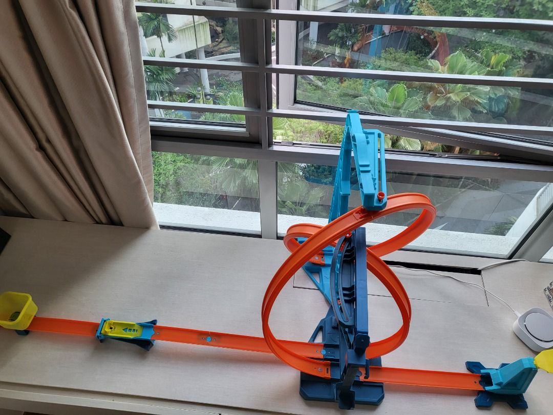 Hot Wheels Track Builder Unlimited Triple Loop Kit Hobbies Toys