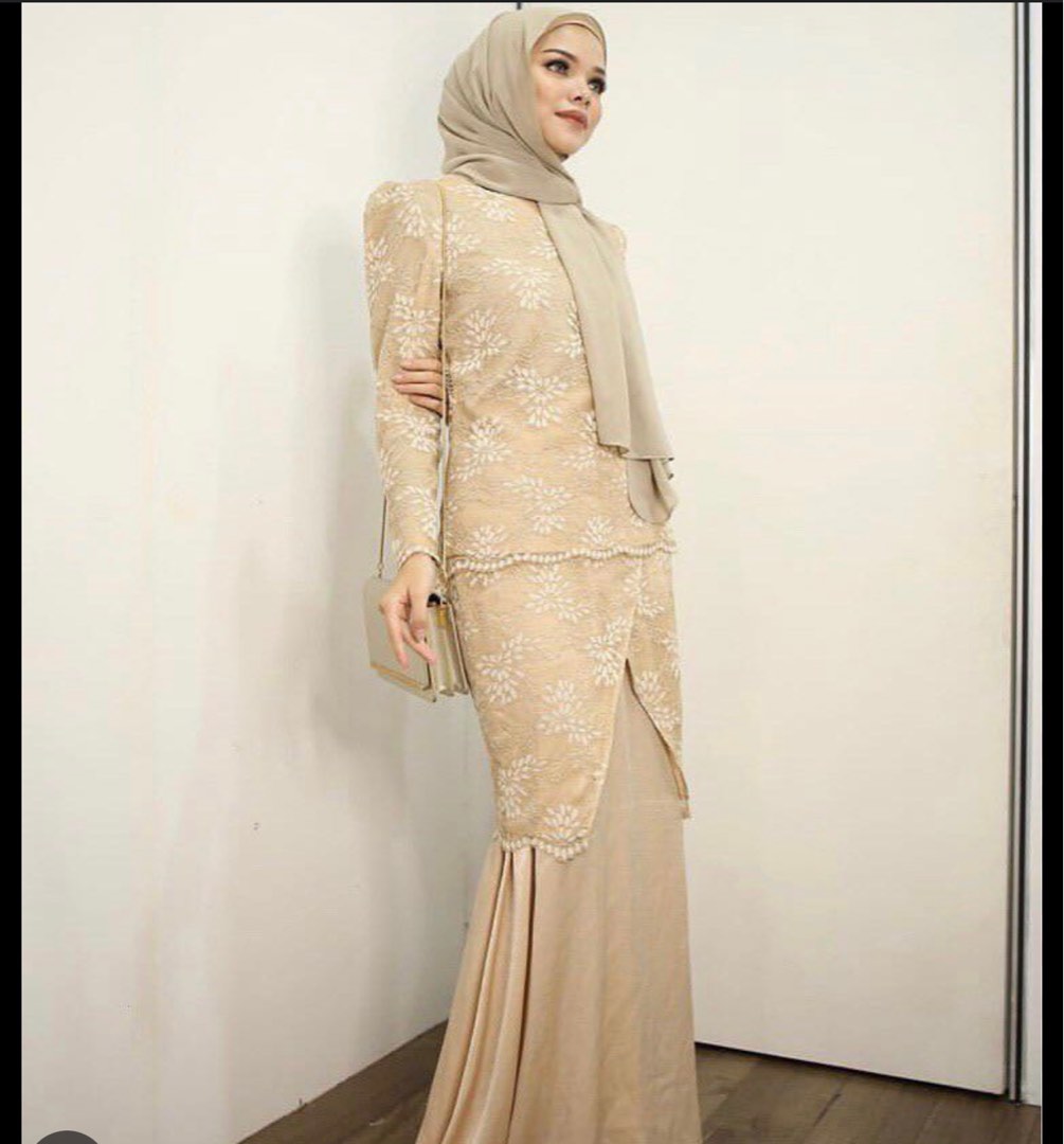 Lily Petuna Swan Nude Women S Fashion Muslimah Fashion Baju Kurung Sets On Carousell