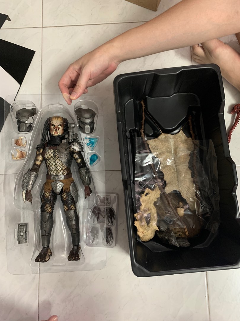 Hot Toys Classic Predator From PREDATORS Hobbies Toys Toys Games On Carousell