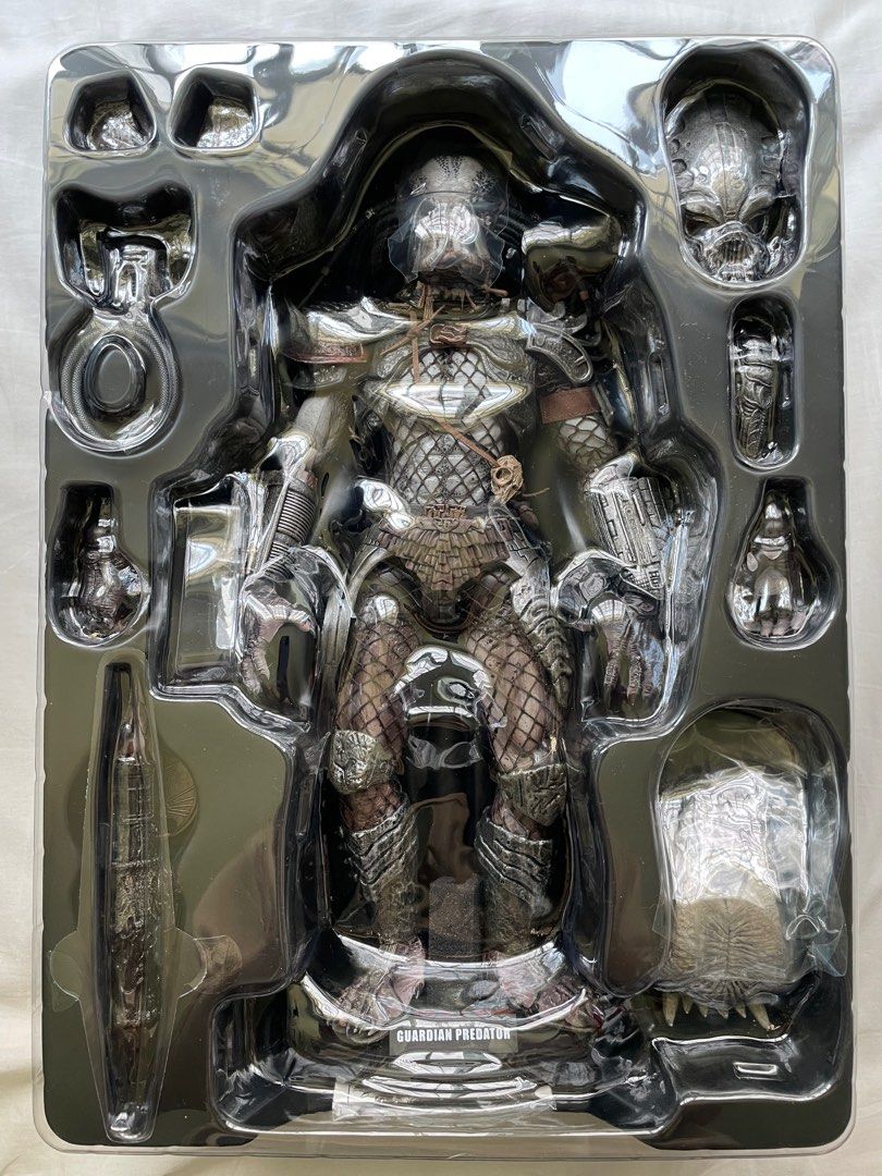 HOT TOYS GUARDIAN PREDATOR Hobbies Toys Toys Games On Carousell